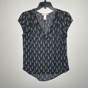H&M Top Womens 4 Giraffe Print Cap Sleeve V-Neck Gray Blouse Lightweight